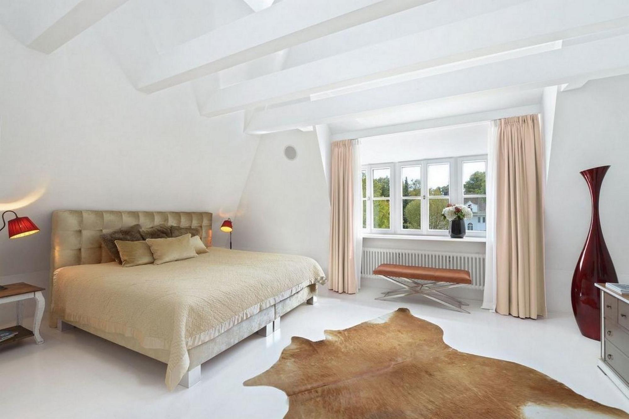 Apartment House With Private Pool And Garden