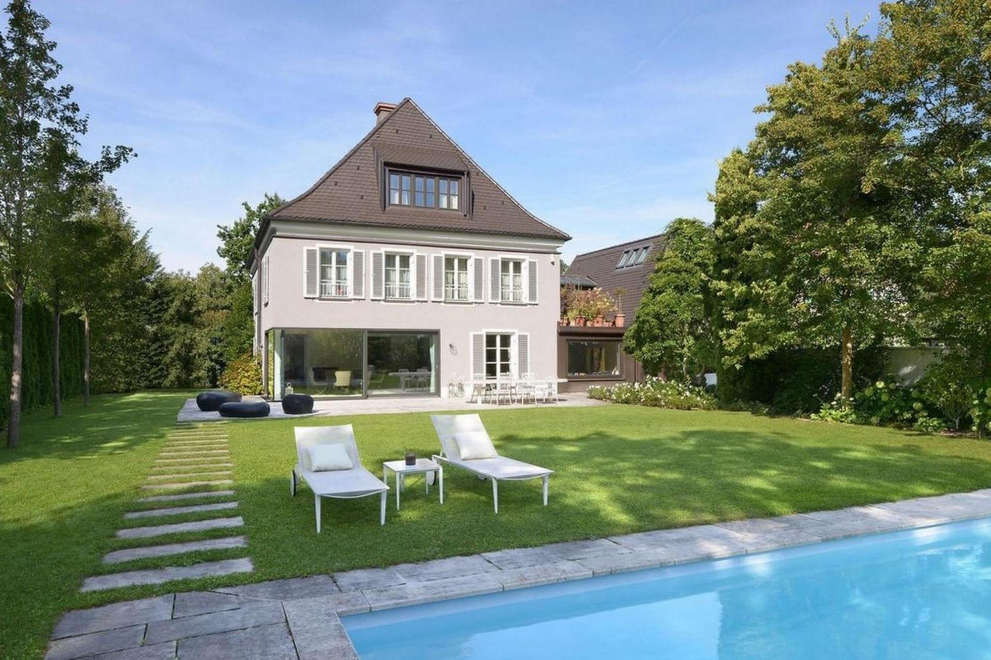 House With Private Pool And Garden Apartment München